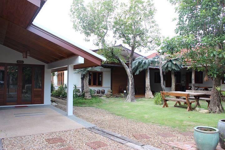 Tree Home Plus 나콘시탐마랏 외부 사진