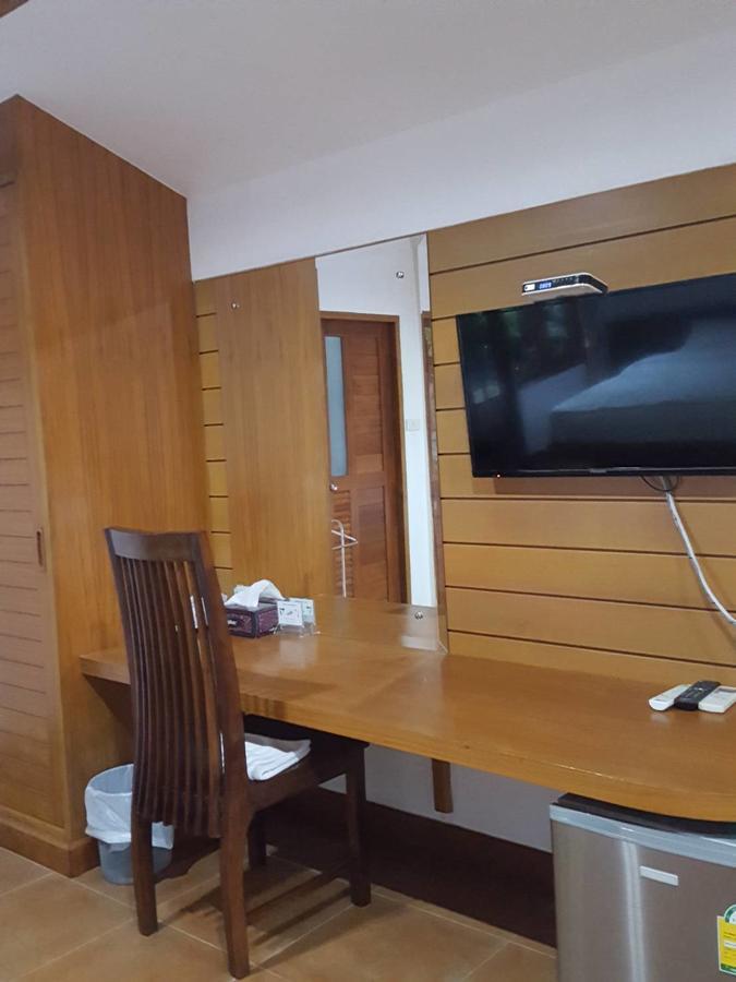 Tree Home Plus 나콘시탐마랏 외부 사진