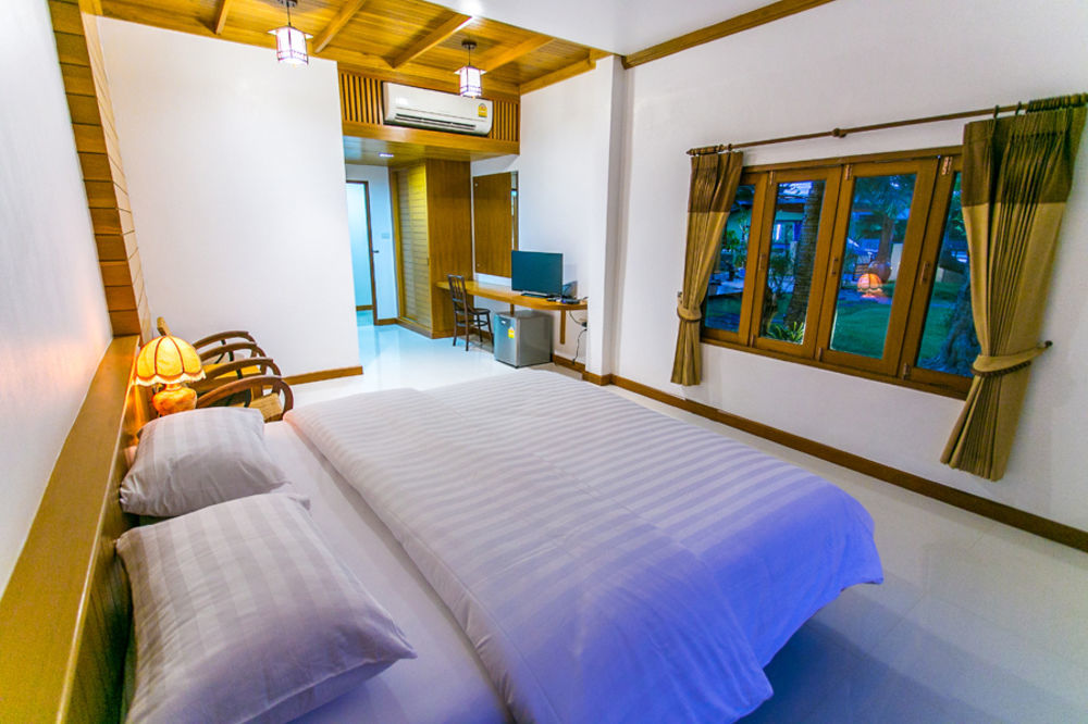 Tree Home Plus 나콘시탐마랏 외부 사진