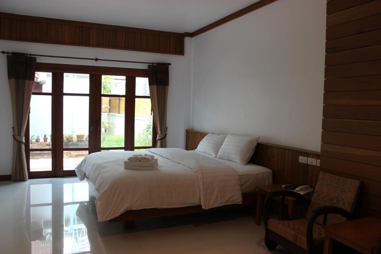 Tree Home Plus 나콘시탐마랏 외부 사진