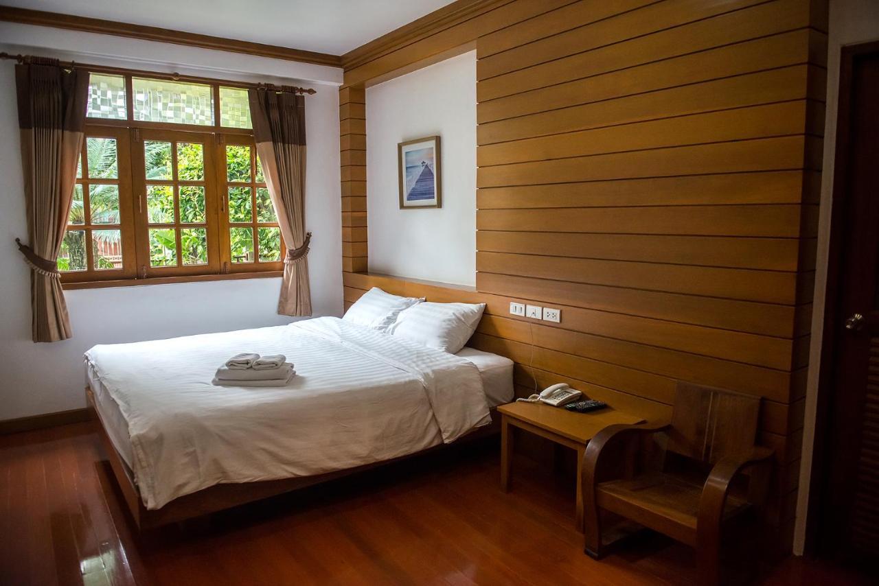 Tree Home Plus 나콘시탐마랏 외부 사진